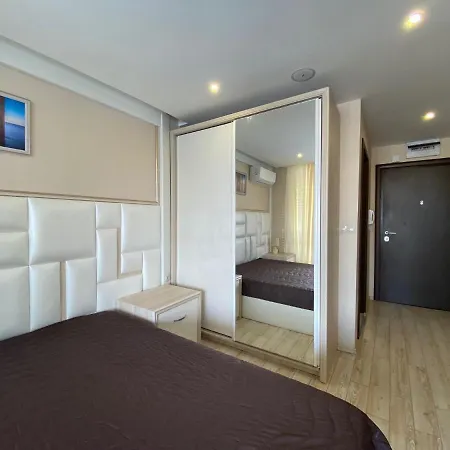 Paradiso 'в' 107 Private Cozy アパート